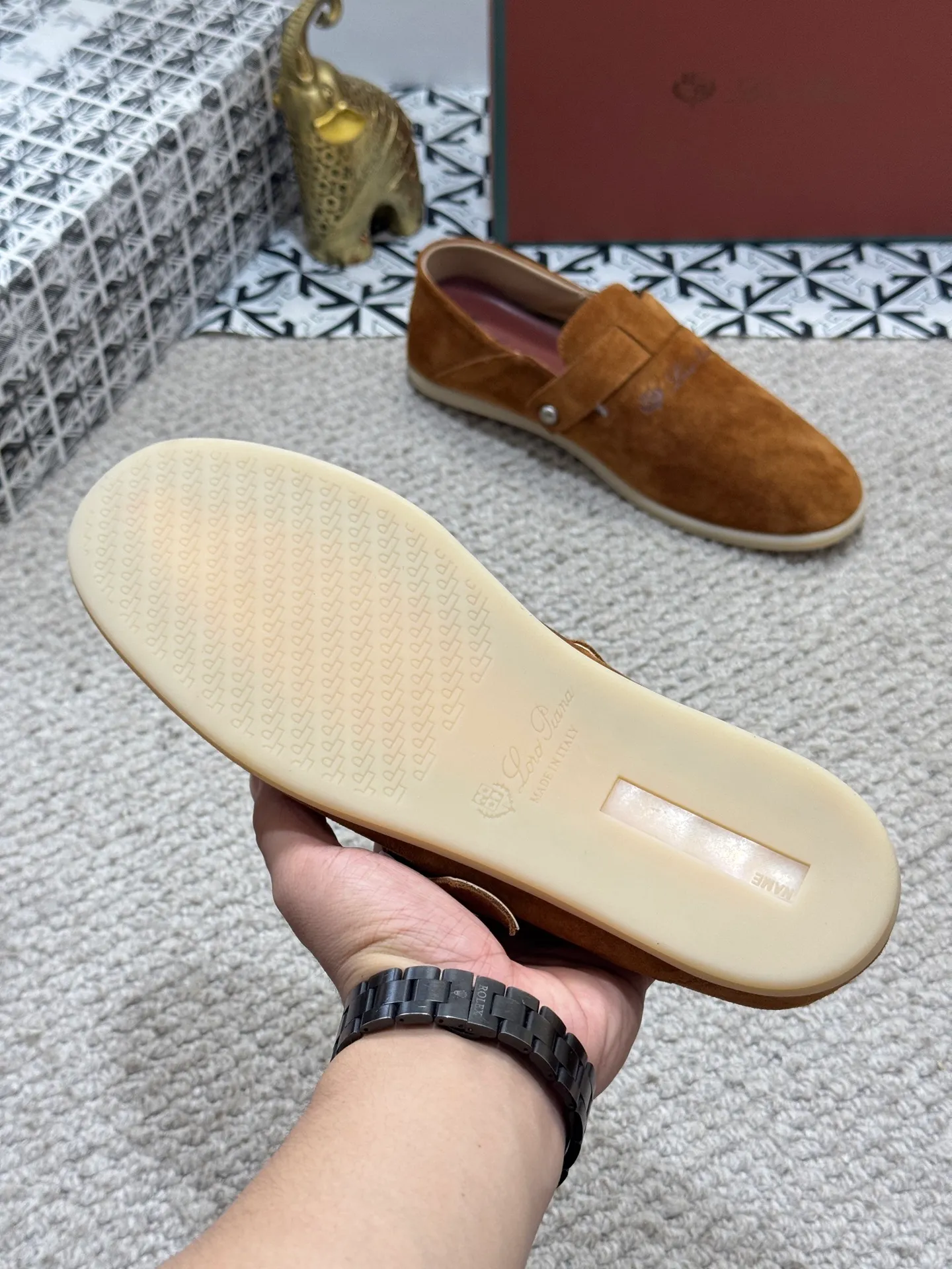 Men's men's shoes 💰420 [New style] 🍓🍓Loro Piana - LP's new moccasin shoes are made of water-repellent treated suede uppers with rubber soles, a classic. The complex craftsmanship and meticulous structure make the shoes light and soft, allowing you to walk comfortably and freely. Perfect for wearing at the beach or out in the water during the summer. Size: 38-44 (45 customized